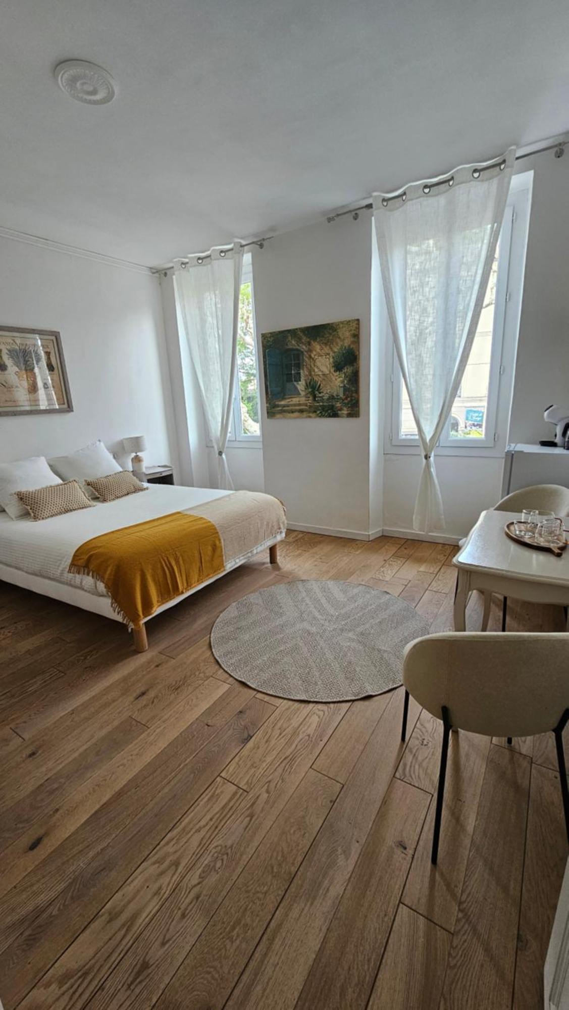 Les Chambres De Reseau Louisanne Saint-Remy-de-Provence Luaran gambar